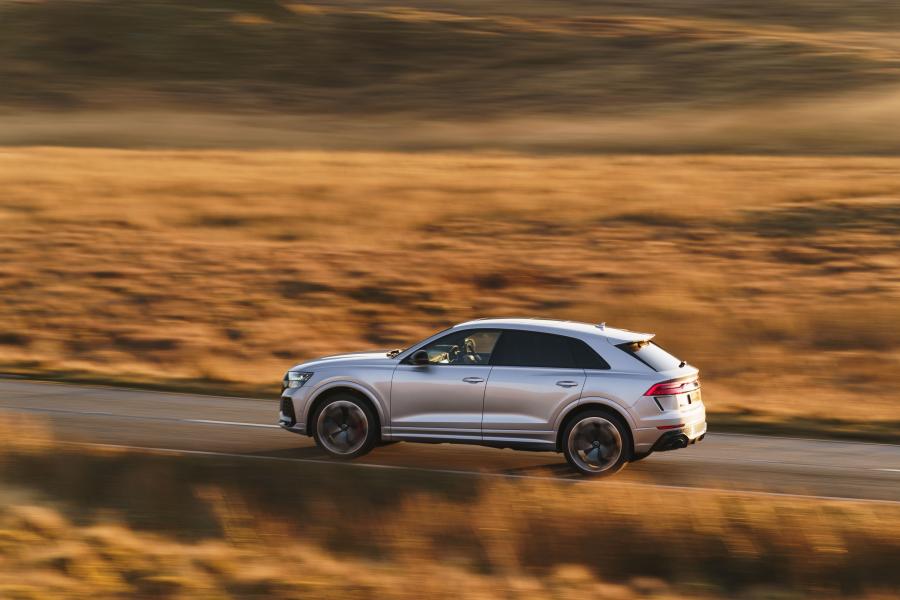  Audi RS Q8 2020 года  (UK) (фото 7 из 40)